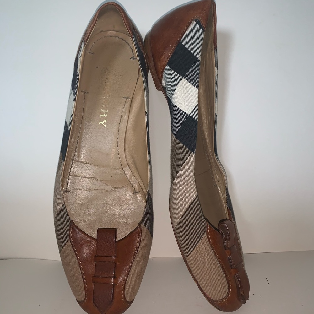 Burberry flats